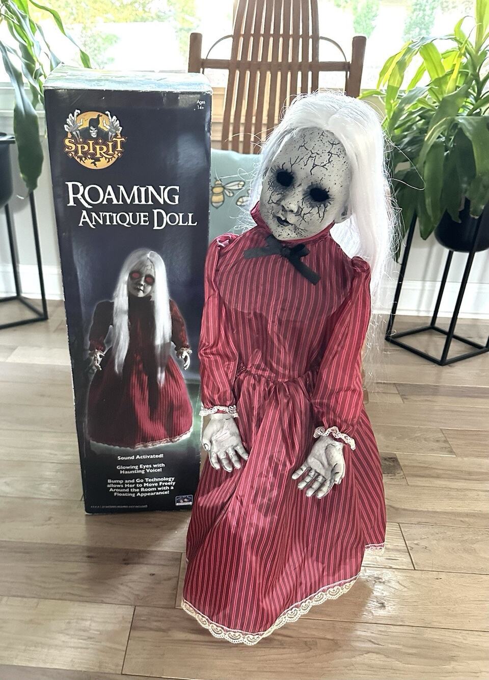 Spirit Halloween Roaming Antique Doll Animatronic Halloween Prop 2016 Tested EUC